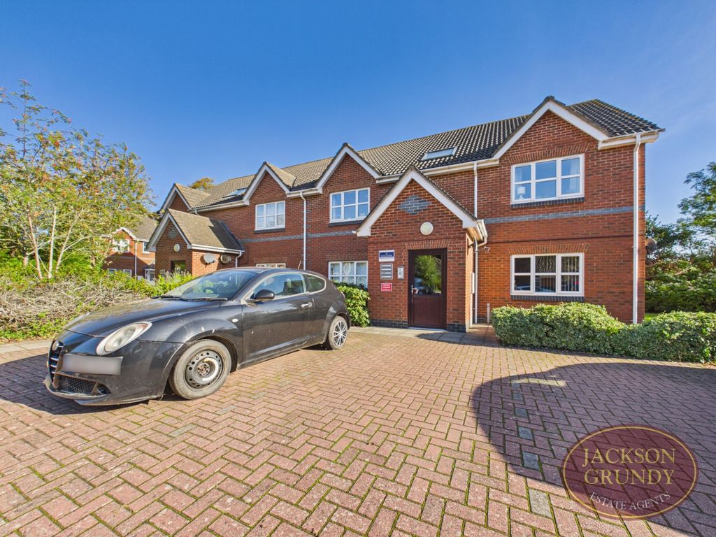 Property photo 1 of 9 Crosse Close
