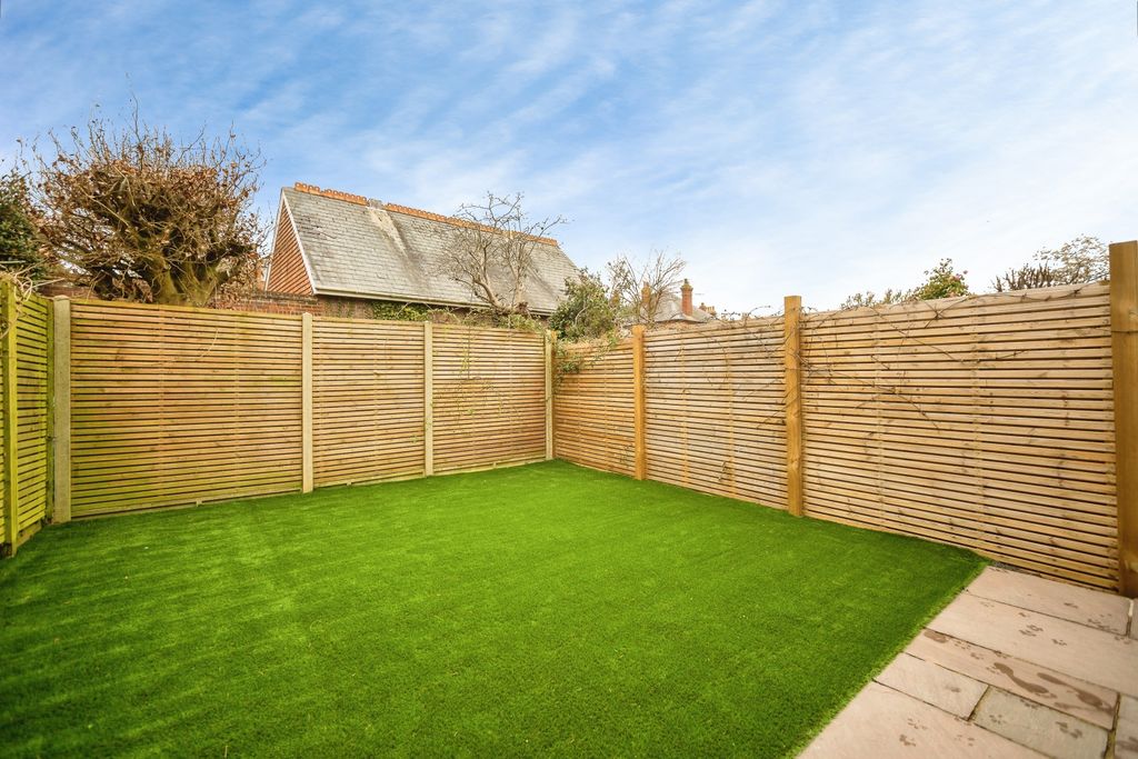 Property photo 2 of 20 Garden