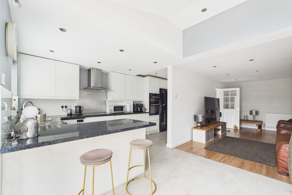 Property photo 3 of 17 Open Plan Living