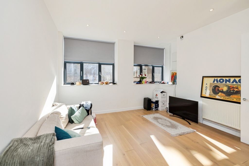 Property photo 1 of 12 Reception Room