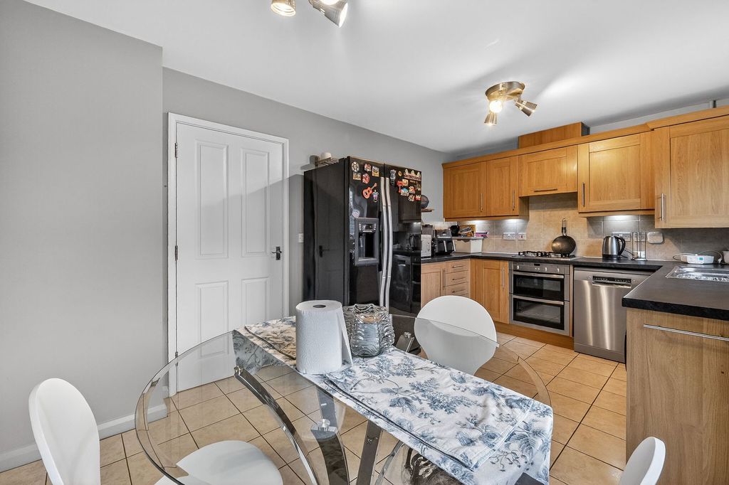 Property photo 3 of 30