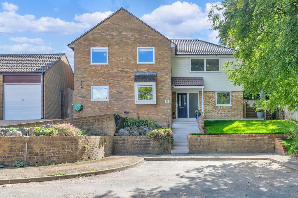 Property photo 1 of 37