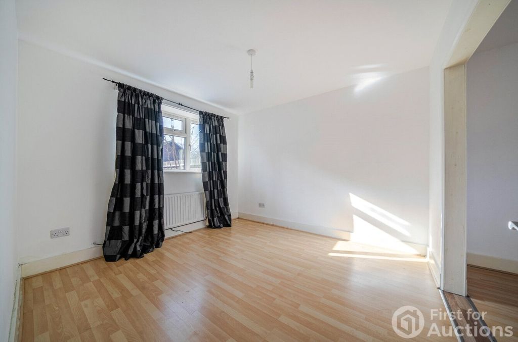 Property photo 3 of 12 3