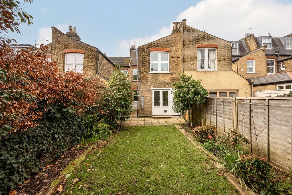 Property photo 3 of 22