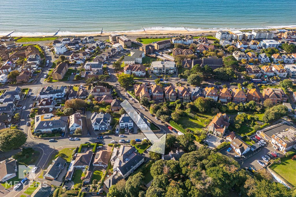 Property photo 1 of 40