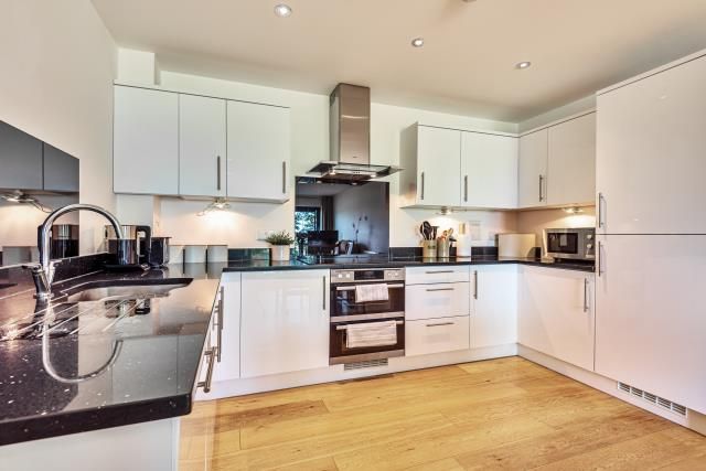 Additional image 9 of 2 bed flat for saleCarruthers Court, Newbury RG14