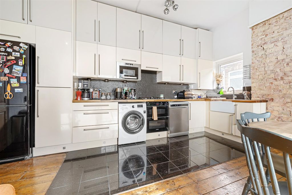 Property photo 3 of 16 Thurlow Park Road-15.Jpg