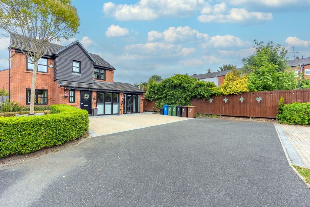 Property photo 3 of 36