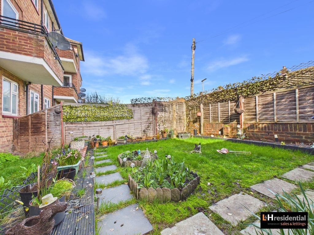 Property photo 2 of 7