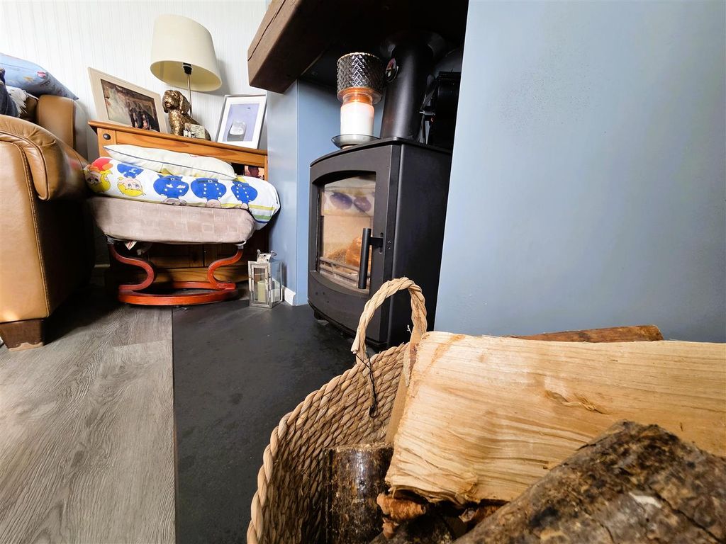 Property photo 3 of 25 Blured .Jpg