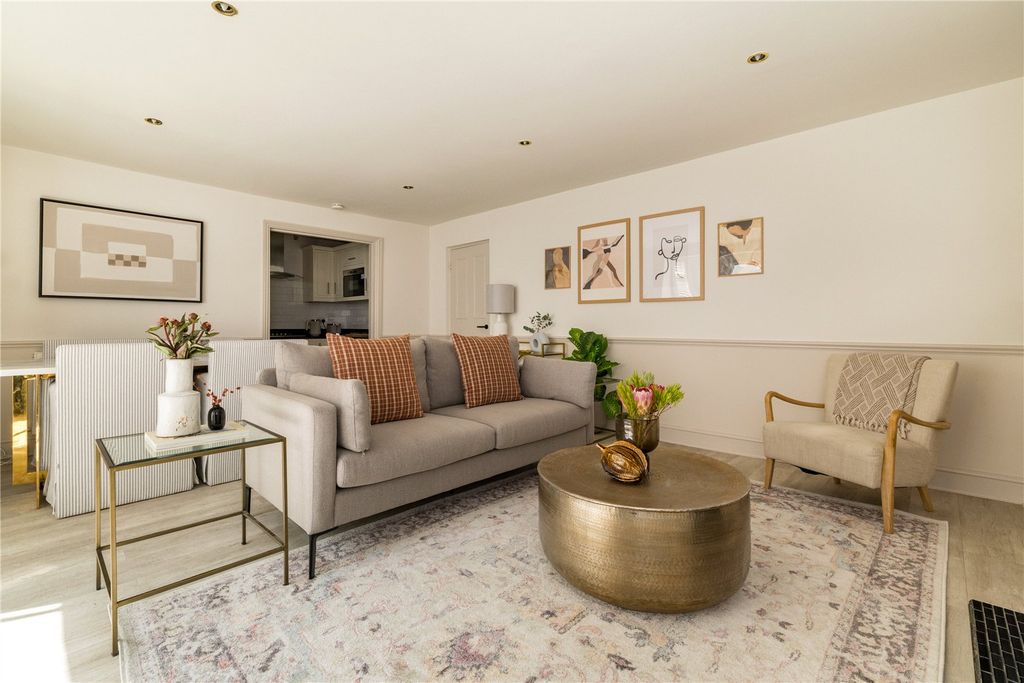 Property photo 1 of 11 Reception Room