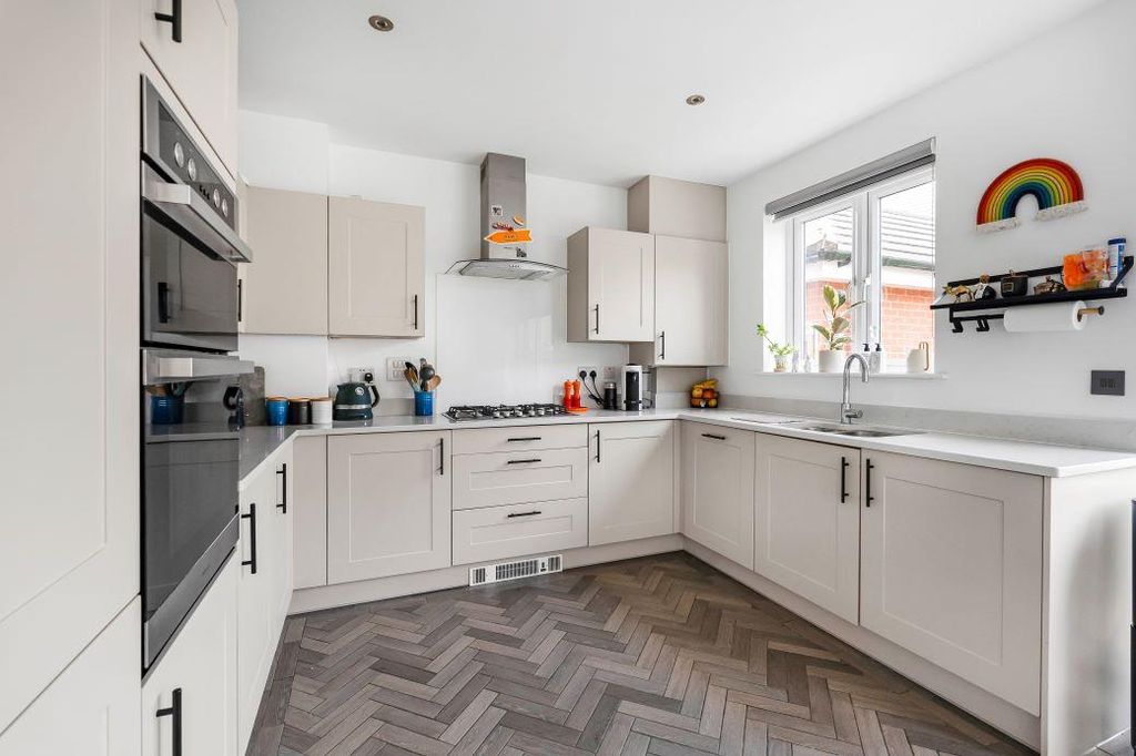 Property photo 3 of 32 9_60344.Jpg