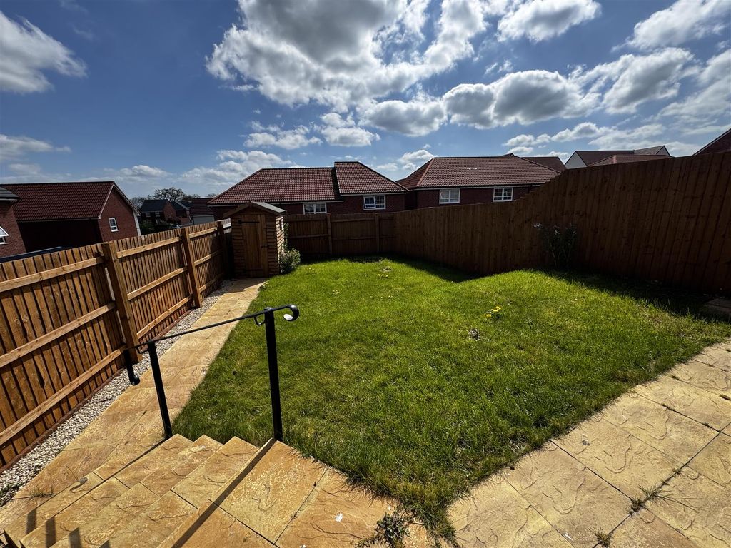 Property photo 2 of 16