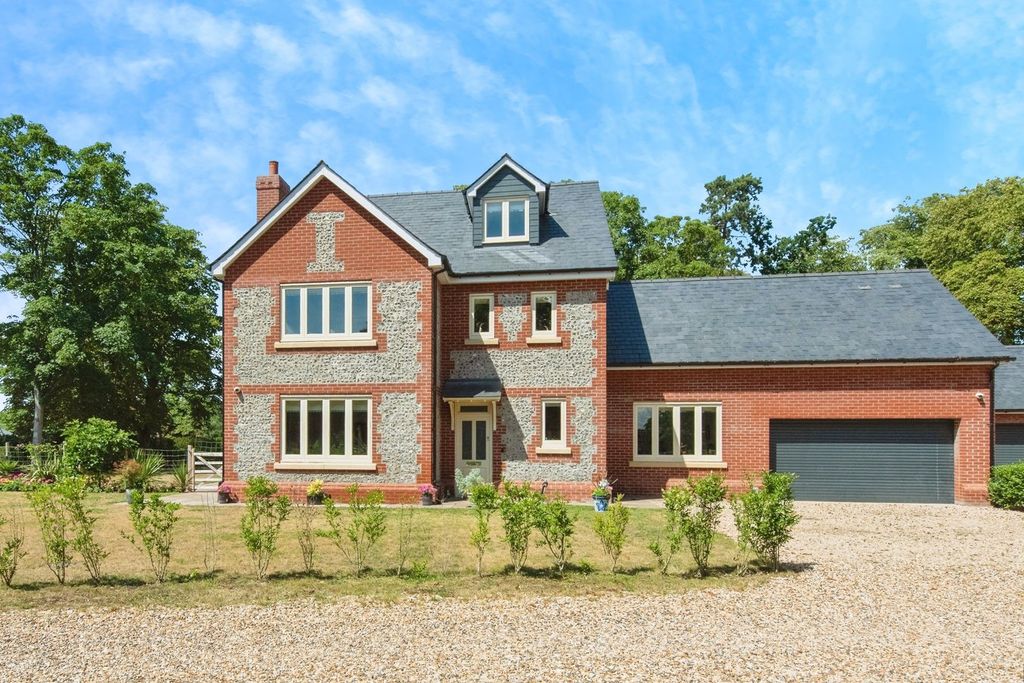 Property photo 1 of 33