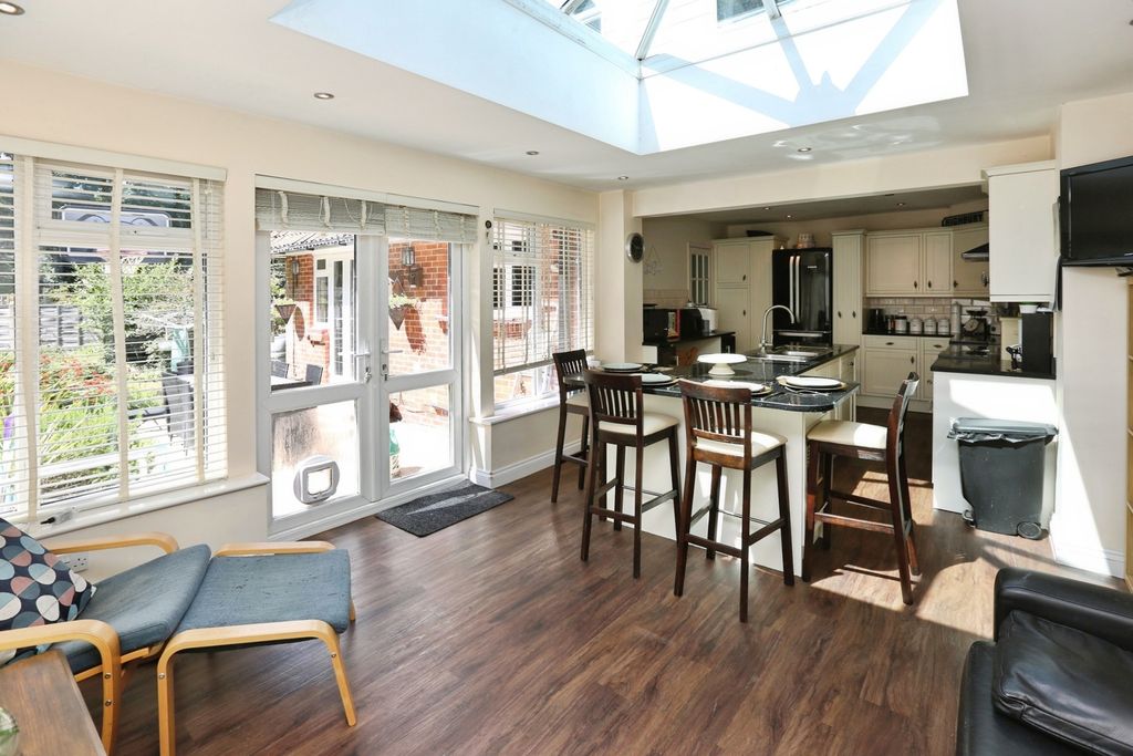 Property photo 3 of 18 Photo