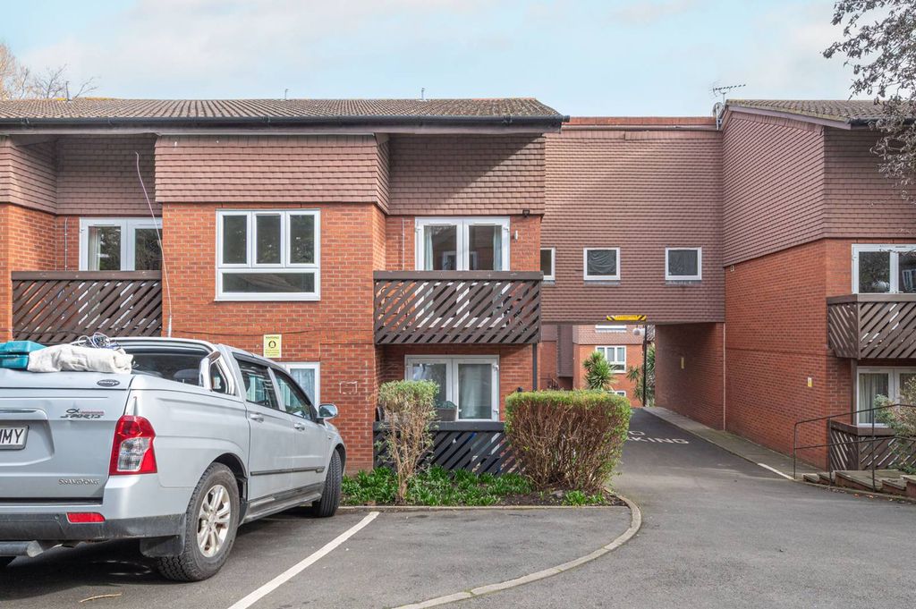 Property photo 1 of 16