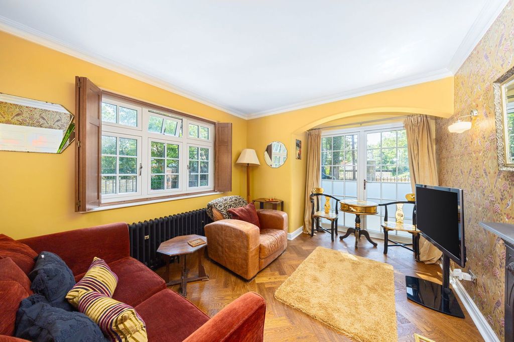 Property photo 3 of 19