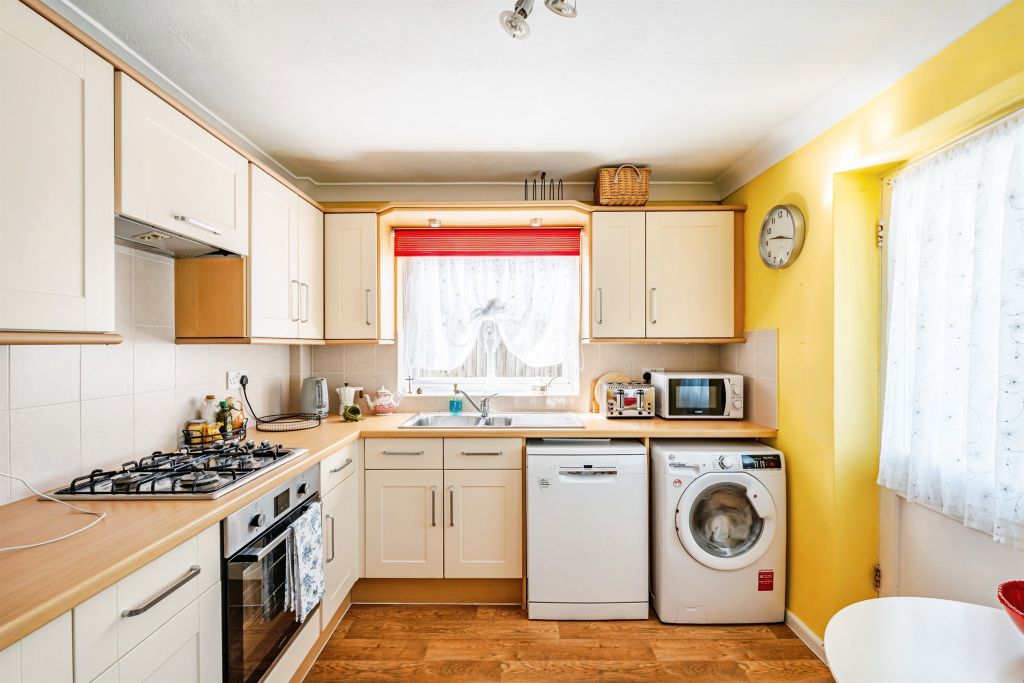 Property photo 3 of 17