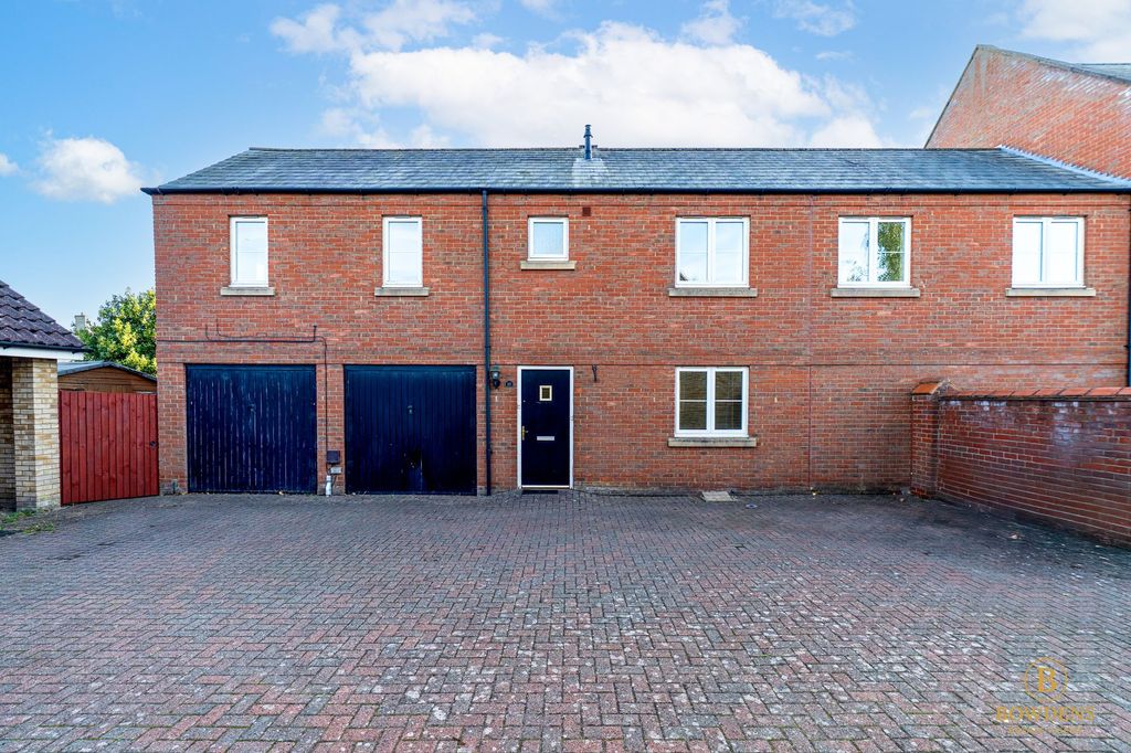 Property photo 1 of 28