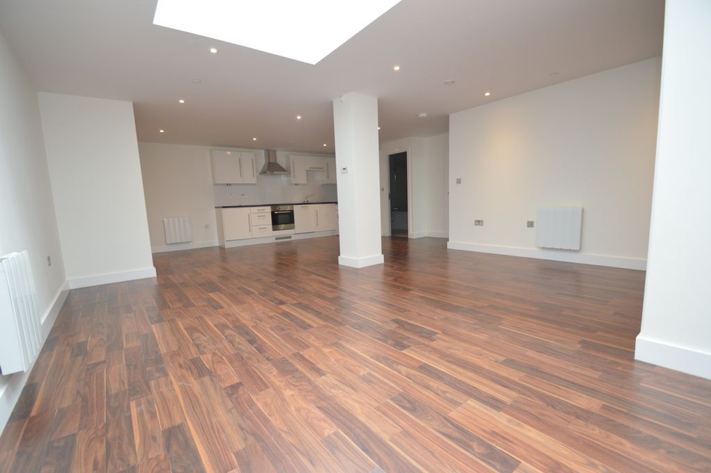 Property photo 3 of 6 5 Zenith Lounge 1.Jp