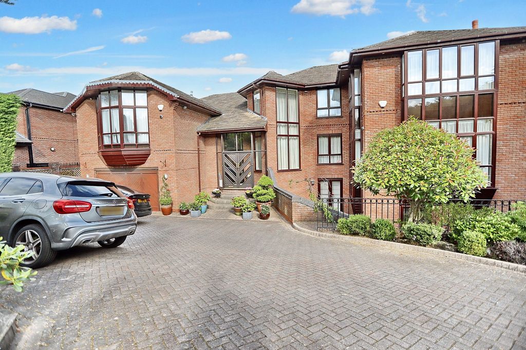 Property photo 1 of 46