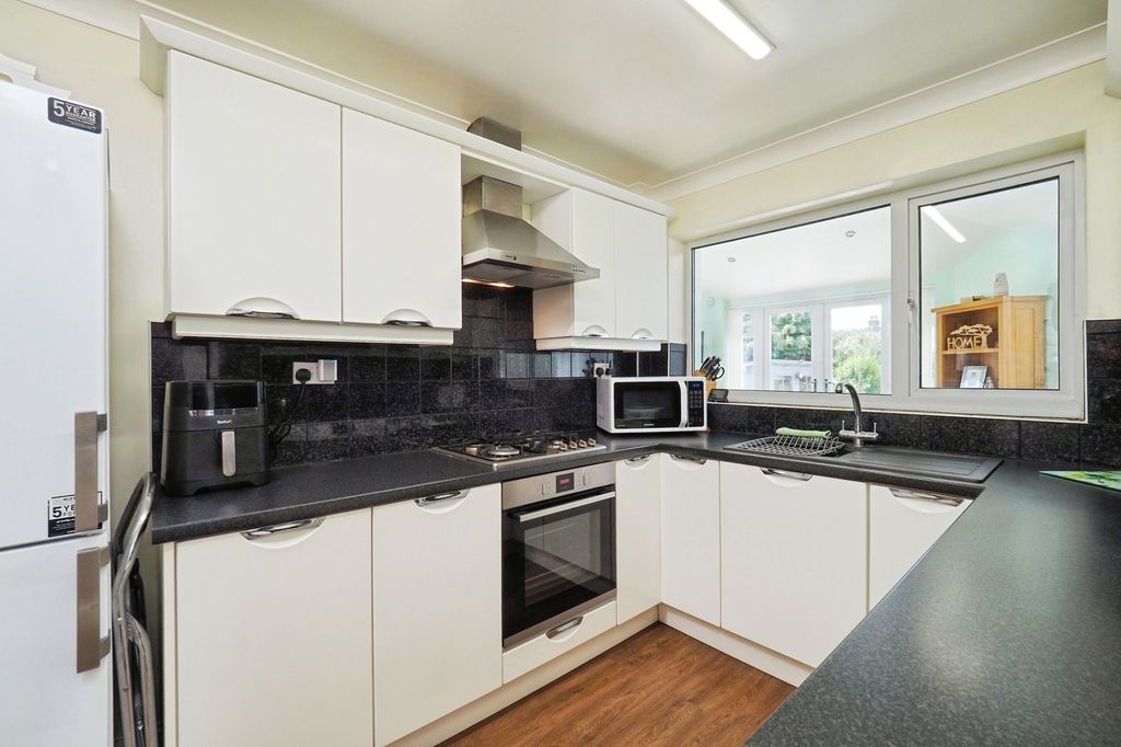 Property photo 2 of 17 Kitchen