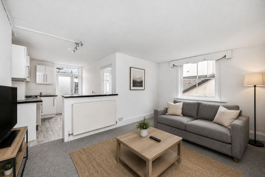 Property photo 3 of 20 5302234