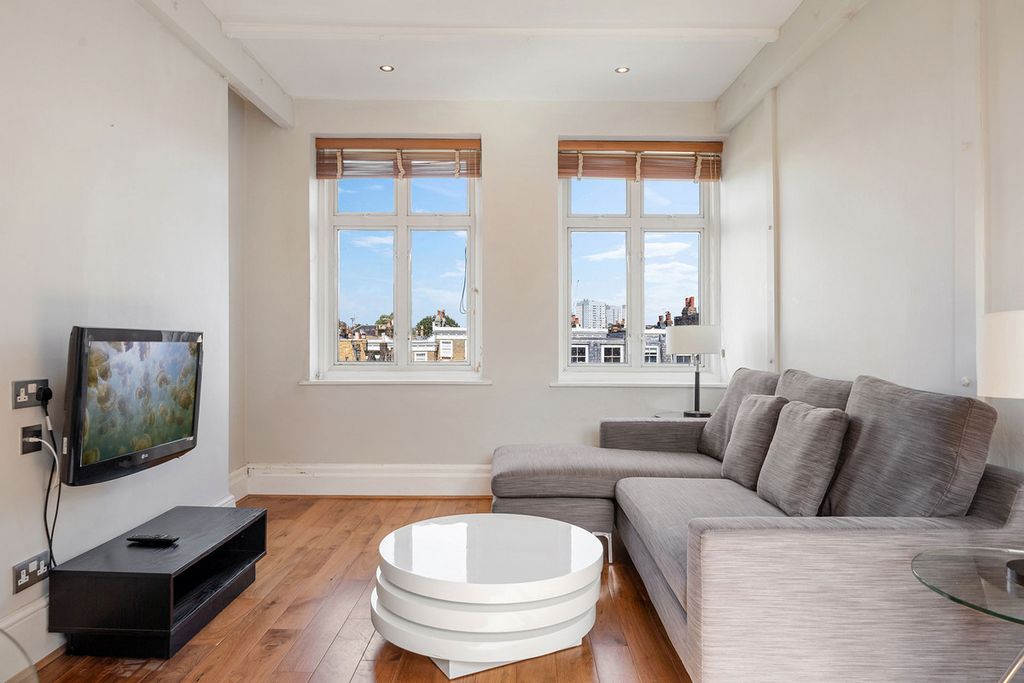 Property photo 1 of 8