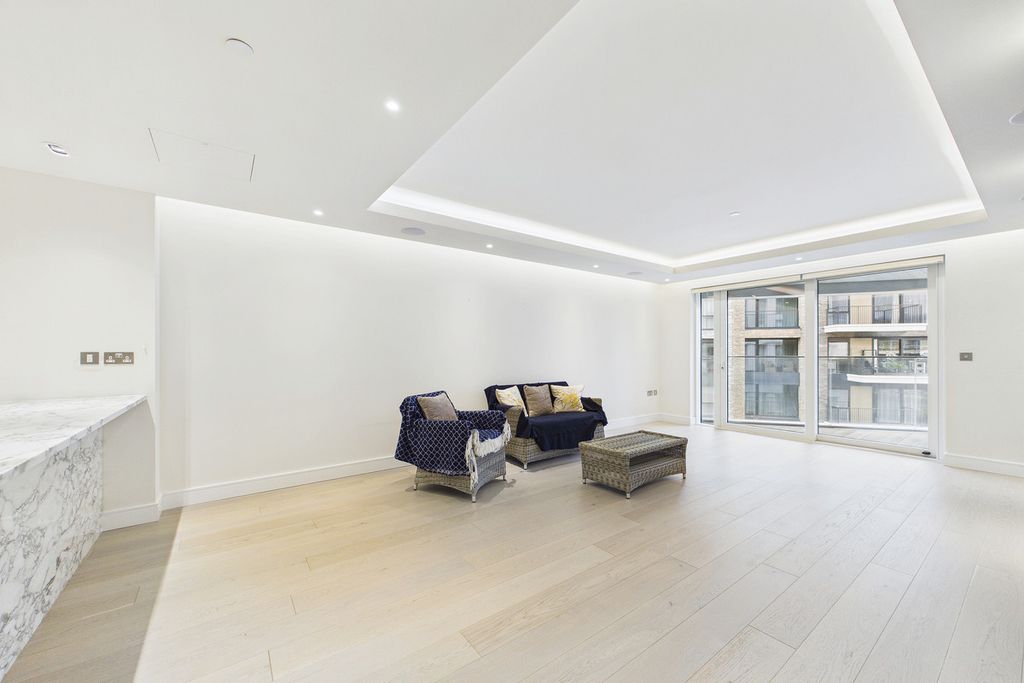 Property photo 3 of 27