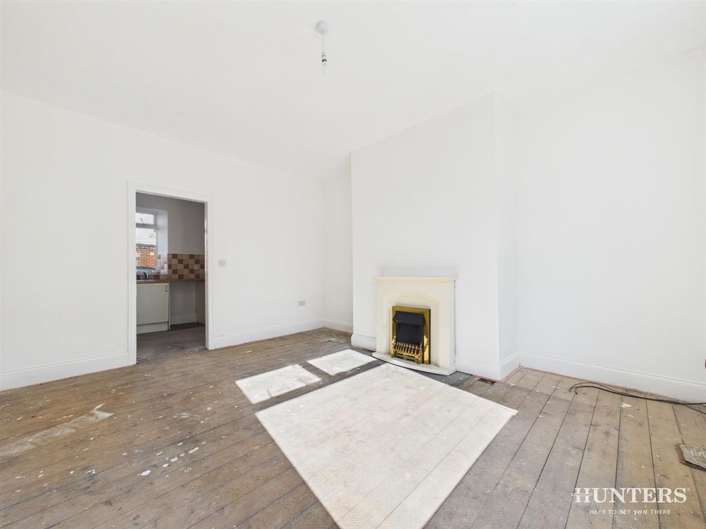 Property photo 3 of 13 Cam05287G0-Pr0245-Still001.Jpg