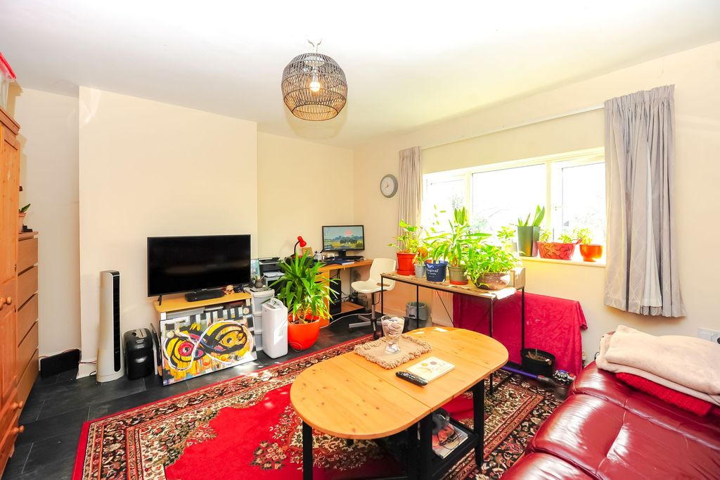 Property photo 2 of 6 Reception