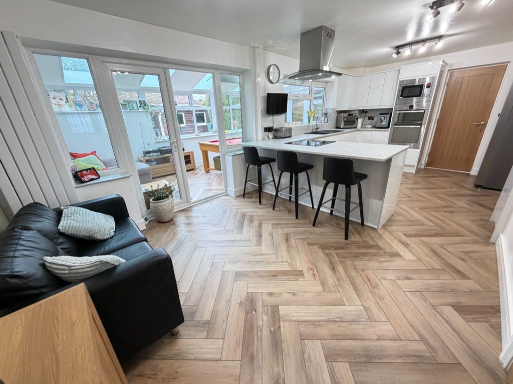 Property photo 3 of 27 4909553