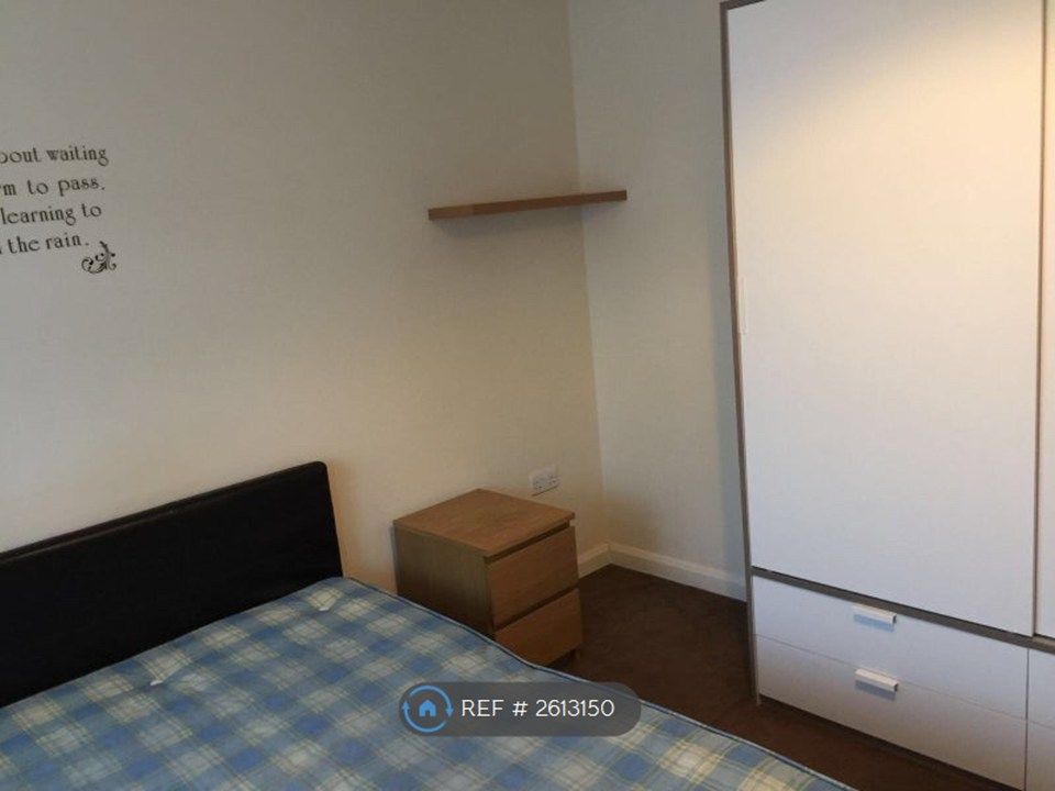 Property photo 3 of 9 Furniture Included