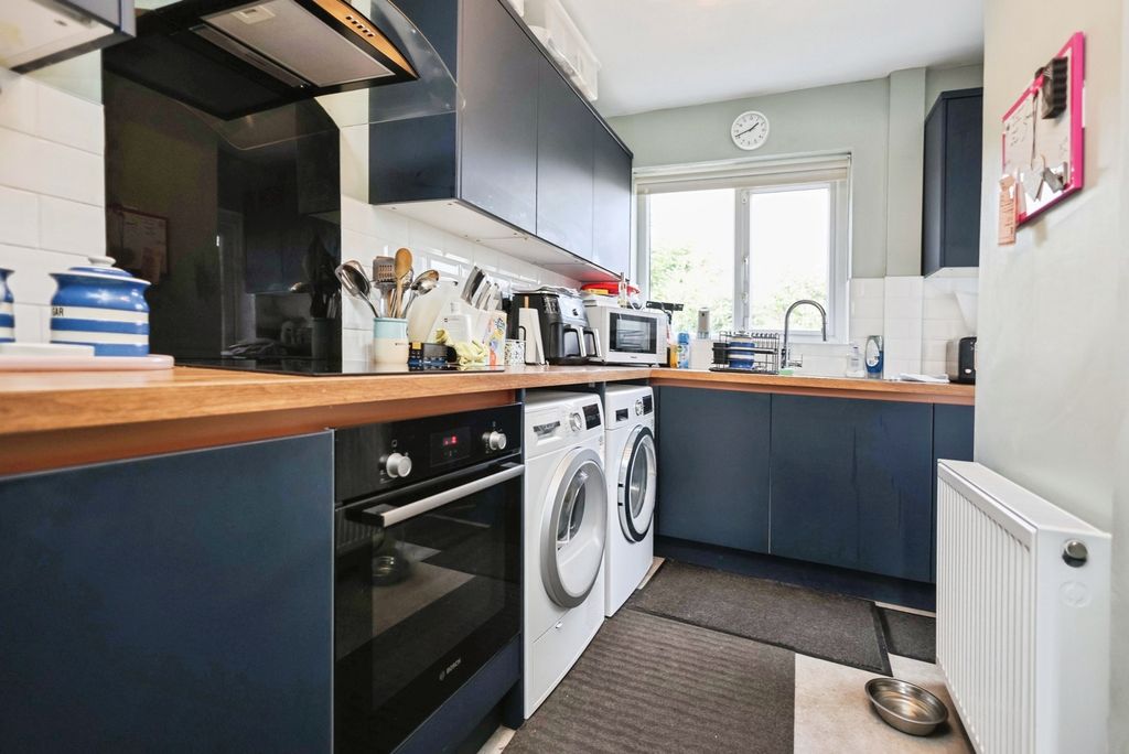 Property photo 3 of 16 Kitchen