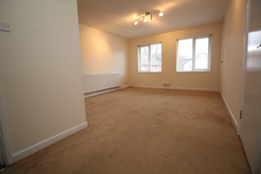 Property photo 2 of 9 Living Room