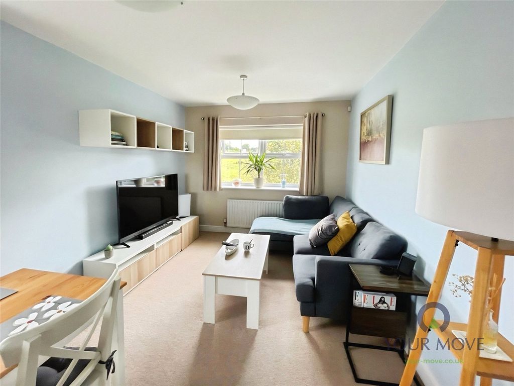 Property photo 2 of 7 Picture No. 15