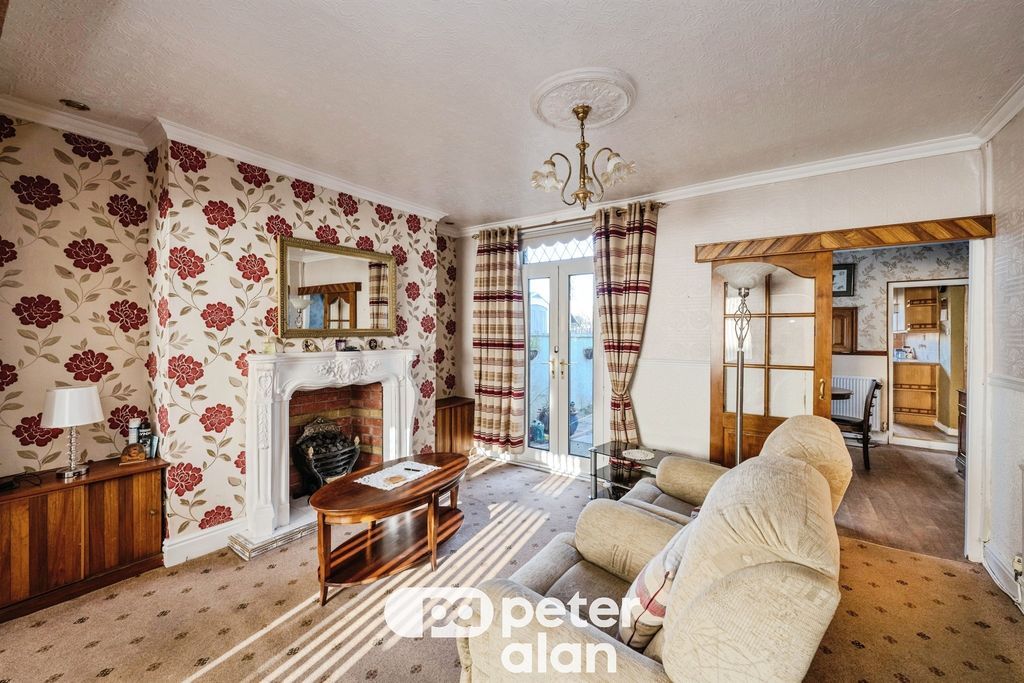 Property photo 3 of 13