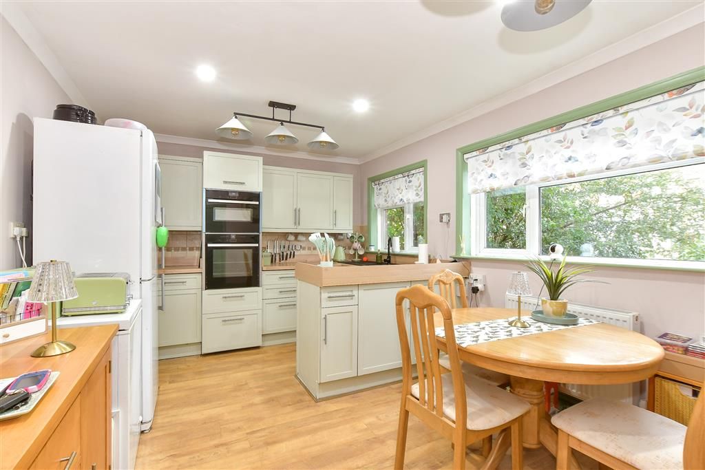 Property photo 3 of 12 Kitchen/ Dining Room