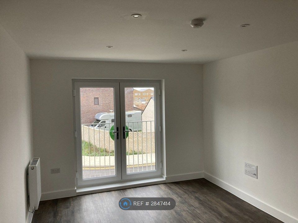 Property photo 3 of 6