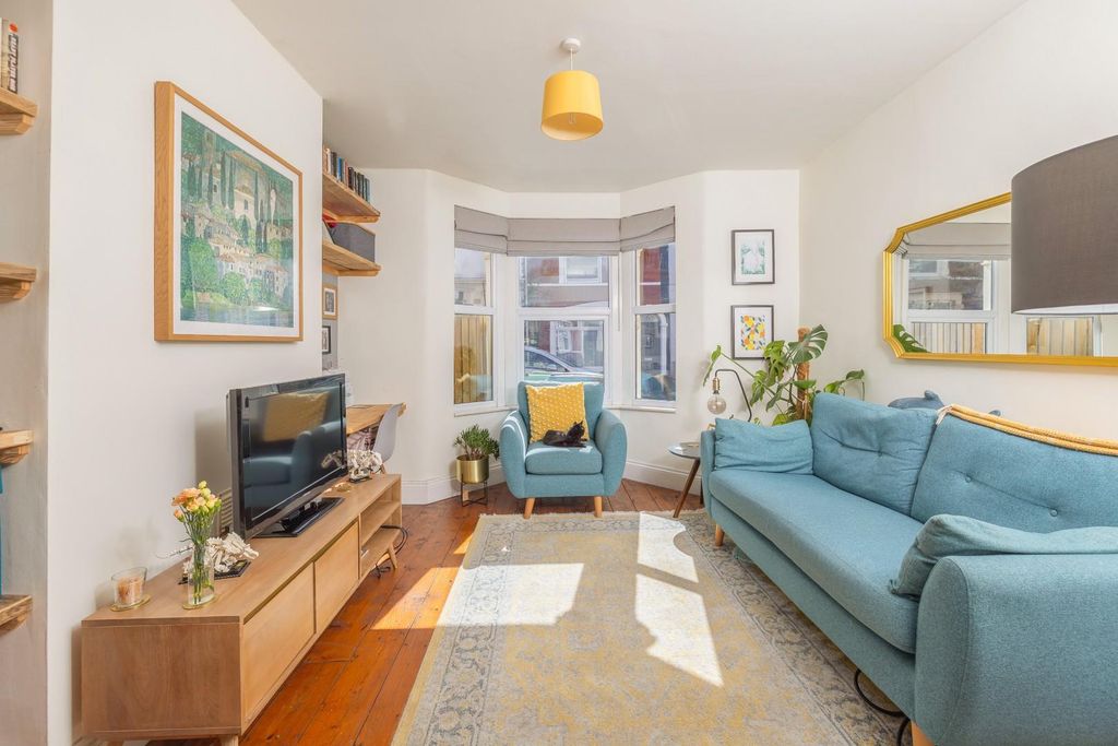 Property photo 1 of 36 Char9547.Jpg