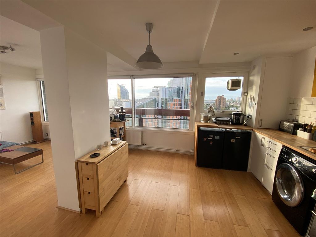Property photo 2 of 17 Selworthy Kitchen - Eden Harper.Jpg