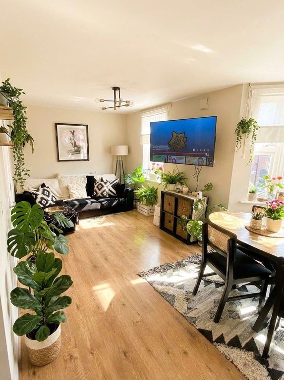 Property photo 1 of 7 2 Bedroom Apartment For Sale