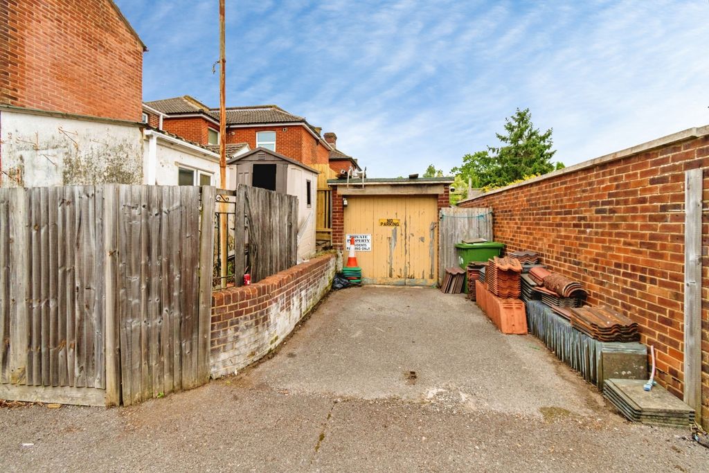 Property photo 2 of 20 Pbox-Img.Jpg