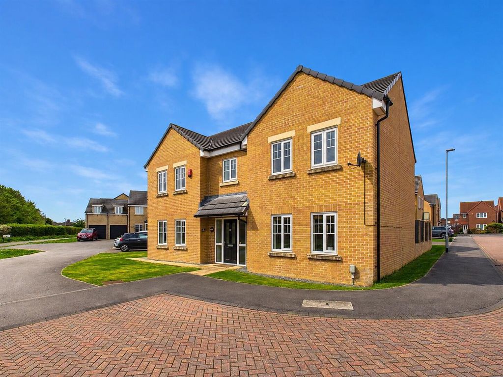 Property photo 1 of 18 8 Bromby Front.Jpg