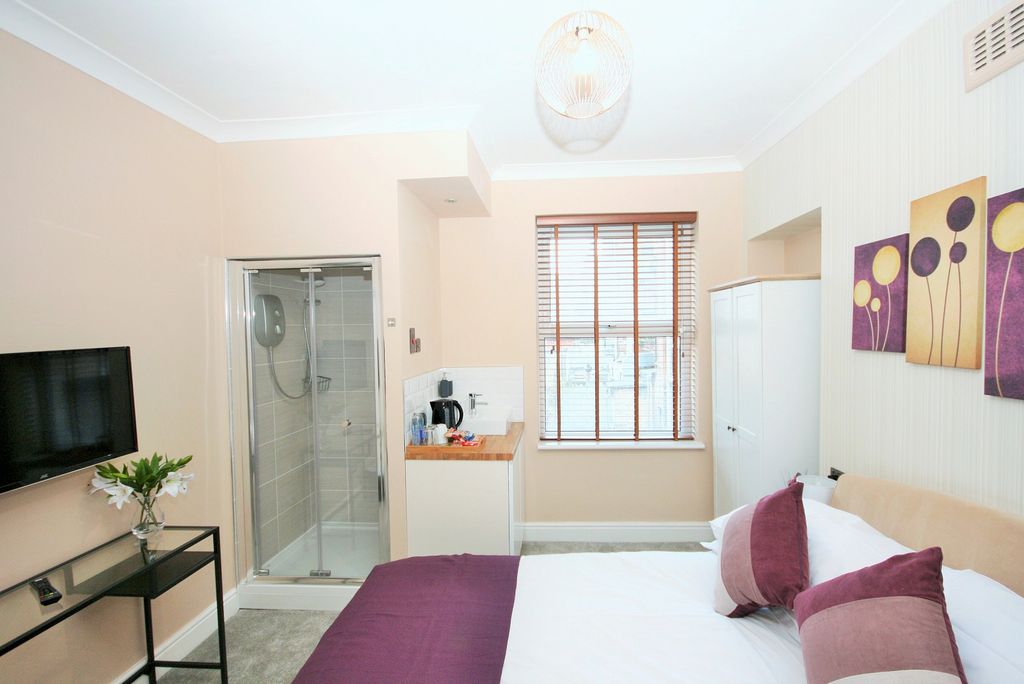 Property photo 2 of 8 Gallery