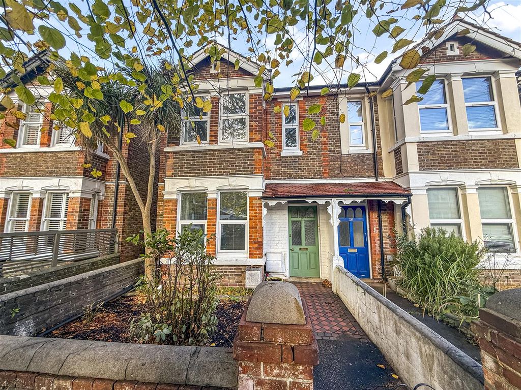 Property photo 1 of 18 28 Browning Rd-019.Jpg