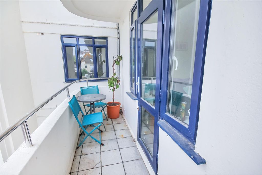 Property photo 3 of 8 Balcony