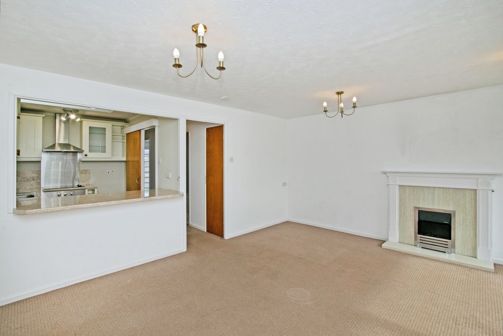 Property photo 2 of 16 Photo