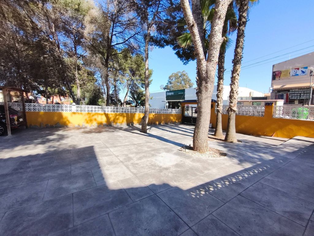 Property photo 2 of 50