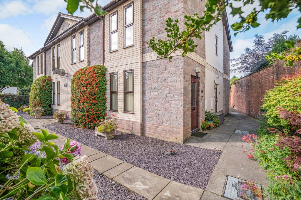 Property photo 1 of 22